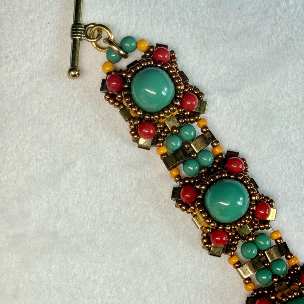 Elegant Multicolor Beaded Bracelet